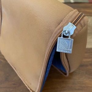 United brown travel cosmetic/jewelry pouch